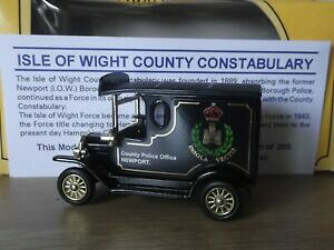 yzzr[@͌^ԁ@ԁ@[VOJ[ R[hftH[h@CgAClledo pv06 code 3 model t ford van, isle of wight county constabulary le 10200