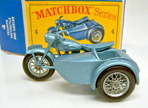 �y���������z�z�r�[�@�͌^�ԁ@�ԁ@���[�V���O�J�[ �}�b�`�{�b�N�X�I�[�g�o�Cmatchbox rw 4c triumph motorcycle blaumetallic top dans d box