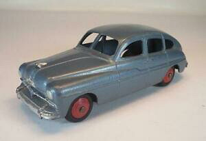 �y���������z�z�r�[�@�͌^�ԁ@�ԁ@���[�V���O�J�[ �t�H�[�h�Z�_����dinky toys no 24q ford vedette berline blaumetallic 6711