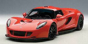 �y���������z�z�r�[�@�͌^�ԁ@�ԁ@���[�V���O�J�[ ���b�h�X�p�C�_�[autoart 75403 hennessey venom gt spyder rouge 118