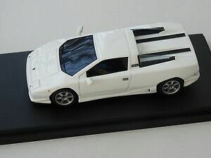 yzzr[@͌^ԁ@ԁ@[VOJ[ f{M[jalezan models 143 lamborghini p140 v10 1995