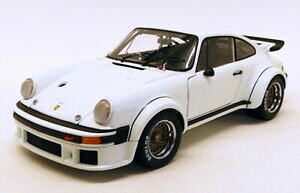 yzzr[@͌^ԁ@ԁ@[VOJ[ f|VFXP[fschuco 118 scale model car 45 003 3700 porsche 934 rsr white