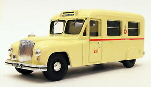yzzr[@͌^ԁ@ԁ@[VOJ[ R[M[XP[_C[o[~KT[rXcorgi 150 scale cc06301 daimler ambulance birmingham famp;a service