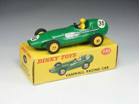 【送料無料】ホビー　模型車　車　レーシングカー リムドライバーレースdinky toys 239 rare jantes et pilotes jaunes vanwall racing car 143e