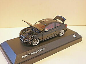 �y���������z�z�r�[�@�͌^�ԁ@�ԁ@���[�V���O�J�[ �V���[�Y�u���b�N�T�t�@�C�A�X�P�[���J�b�gbmw 2er serie f22 coupe en saphir noir echelle 143rd