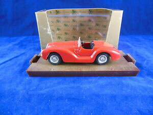 �y���������z�z�r�[�@�͌^�ԁ@�ԁ@���[�V���O�J�[ �X�P�[���t�F���[���X�|�[�c���[�h�X�^�[brumm r66 1940 ferrari 815 sport roadster en rouge hp 75 echelle 143