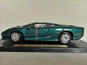 yzzr[@͌^ԁ@ԁ@[VOJ[ WK[{bNXjaguar xj220 118 maisto tres bon etat en mauvais box brg