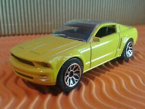 �y���������z�z�r�[�@�͌^�ԁ@�ԁ@���[�V���O�J�[ �}�b�`�t�H�[�h�}�X�^���O�O�A�e�}��matchbox ford mustang gt en jaune