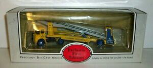 yzzr[@͌^ԁ@ԁ@[VOJ[ XP[XCtgT[rXLAefe 176 scale 13002 swifts transporter services voiture transporteur