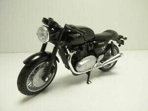 yzzr[@͌^ԁ@ԁ@[VOJ[ gCAtI[goCmoto triumph thruxton 1200 noir 118
