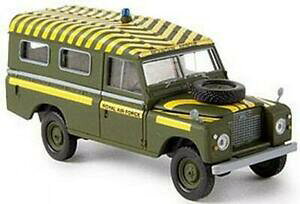 yzzr[@͌^ԁ@ԁ@[VOJ[ h[o[brekina voiture land rover 109 ferme raf mountain res