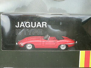 �y���������z�z�r�[�@�͌^�ԁ@�ԁ@���[�V���O�J�[ �R�[�M�[�W���K�[�^�C�v���b�h�X�P�[��corgi jaguar e type en rouge echelle 143rd