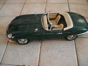 �y���������z�z�r�[�@�͌^�ԁ@�ԁ@���[�V���O�J�[ �W���K�[burago jaguar e 1964 118 tbe