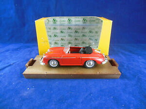 yzzr[@͌^ԁ@ԁ@[VOJ[ XP[|VF[hX^[brumm r117 porsche 1950 356 roadster en rouge echelle 143