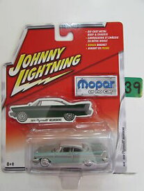 【送料無料】ホビー　模型車　車　レーシングカー ジョニープリマスベルヴェデーレjohnny lightning mopar 1958 plymouth belvedere blanc lightning