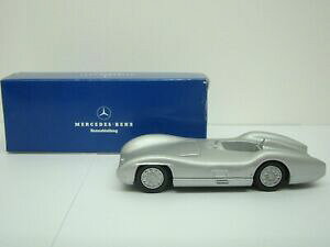 yzzr[@͌^ԁ@ԁ@[VOJ[ ZfXxcNVbNRNV{[marklin mercedes benz w196 collection classic 143 reedition boite