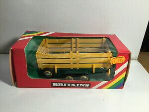 yzzr[@͌^ԁ@ԁ@[VOJ[ {bNXg[[britains 9555 animal trailer near comme neuf in box
