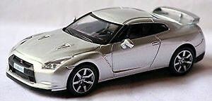 yzzr[@͌^ԁ@ԁ@[VOJ[ Jbg^bNVo[nissan gtr coupe 200710 argent argent metallique 143