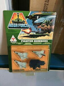 yzzr[@͌^ԁ@ԁ@[VOJ[ KJb`kenner mega force triax army fighter bombers aerei caccia misc sigillato