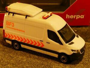 �y���������z�z�r�[�@�͌^�ԁ@�ԁ@���[�V���O�J�[ �X�v�����^�[�{�b�N�X187 herpa mb sprinter encadre hochdach bf3 difficile transport accompagnement 093880