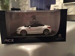 �y���������z�z�r�[�@�͌^�ԁ@�ԁ@���[�V���O�J�[ �z���C�g�v�W���[norev 143 peugeot rcz en blanc