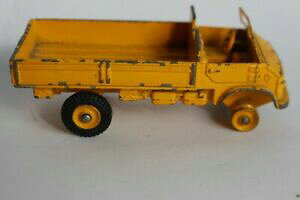 yzzr[@͌^ԁ@ԁ@[VOJ[ ZfXxcdinky toys vehicule mercedesbenz unimog jouet 34413