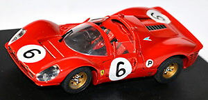 �y���������z�z�r�[�@�͌^�ԁ@�ԁ@���[�V���O�J�[ �t�F���[���X�p�C�_�[��ferrari 330 p4 spyder 6 rouge red 143 revell