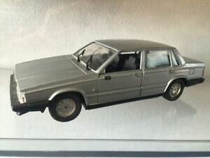 �y���������z�z�r�[�@�͌^�ԁ@�ԁ@���[�V���O�J�[ �{���{192 volvo 760 gle grigio polistil 125