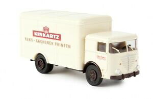 【送料無料】ホビー 模型車 車 レーシングカー uスーツケース187 brekina bussing commodore valise kinkartz 79118