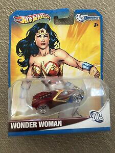 yzzr[@͌^ԁ@ԁ@[VOJ[ zbgzC[_[E[}R~bNhot wheels wonder woman 2011 dc comics