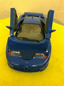 yzzr[@͌^ԁ@ԁ@[VOJ[ uKbeBXP[J[fbugatti 11 1992 echelle 118 voiture modele