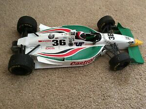 �y���������z�z�r�[�@�͌^�ԁ@�ԁ@���[�V���O�J�[ ���[�V���O���f���t�A��voiture modele castrol f1 racing car ?? juan fangio