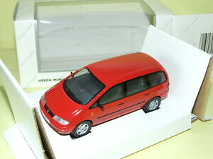 �y���������z�z�r�[�@�͌^�ԁ@�ԁ@���[�V���O�J�[ �V�[�g�A���n���u�����b�hseat alhambra rouge herpa