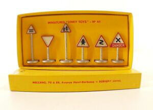 yzzr[@͌^ԁ@ԁ@[VOJ[ {bNX{bNXdinky toys f n 41 cret panneaux signalisation routiere route en boite