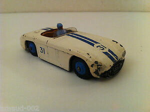 yzzr[@͌^ԁ@ԁ@[VOJ[ JjK[T[dinky toys 133 cunningham c5r road racer