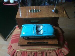�y���������z�z�r�[�@�͌^�ԁ@�ԁ@���[�V���O�J�[ �R���x�b�gmodellino corvette 1957 118 burago