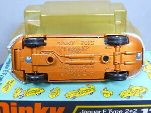 yzzr[@͌^ԁ@ԁ@[VOJ[ fWK[{bNX{bNXX|[cgbvN[hN[y^Cvdinky toys model 131 jaguar etype 22 coupe de sport haut socle en boite en parfait etat