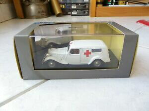 �y���������z�z�r�[�@�͌^�ԁ@�ԁ@���[�V���O�J�[ �V�g���G���g�V�������@���A�g���X�g�����X�~�b�V�����~�j�`���A�V���[�P�[�Xcitroen traction 11 bl fourgonnette ambulance atlas 143 miniature boite vitrin