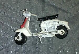 yzzr[@͌^ԁ@ԁ@[VOJ[ XN[^[britains lambretta scooter