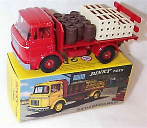 �y���������z�z�r�[�@�͌^�ԁ@�ԁ@���[�V���O�J�[ �A�g���X�R���N�V�������[�hatlas dinky toys collection gak berliet plateau amp; charge kronenbourg 588 neuf