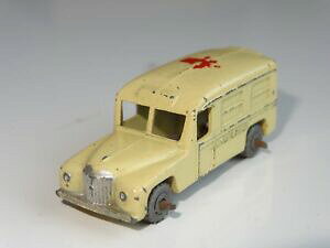 yzzr[@͌^ԁ@ԁ@[VOJ[ }b`matchbox lesney daimler ambulance 14