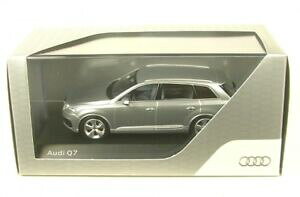 yzzr[@͌^ԁ@ԁ@[VOJ[ AEfBVo[Vo[audi q7 fleuret argentfoil silver 2015