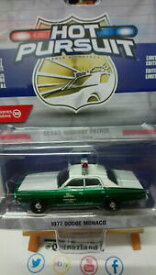 【送料無料】ホビー　模型車　車　レーシングカー ホットダッジモナコチェイスgreenlight hot pursuit 1977 dodge monaco chase n35