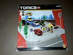 yzzr[@͌^ԁ@ԁ@[VOJ[ {bNXg~Jtomica hypercity 85301 town parking tomy en boite jamais utilise