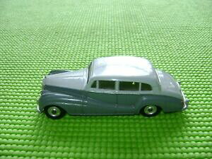 �y���������z�z�r�[�@�͌^�ԁ@�ԁ@���[�V���O�J�[ ���[���X���C�X�V���o�[dinky toys rolls royce silver wraith ref 150