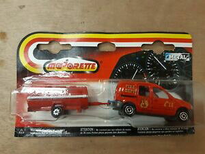 yzzr[@͌^ԁ@ԁ@[VOJ[ `A[_[m[JO[majorette renault kangoo amp; trailerfire dept