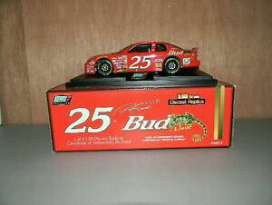 �y���������z���b�L�[���a�o�h���C�U�[�́A�X�P�[��Ricky Craven Budweiser Louie The Lizzard 1/18 Scale