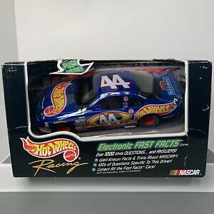 �y���������z�z�b�g�z�C�[�����[�V���O�̃J�C���E�y�e�B�d�q�̎����Q�[���FHot Wheels Racing Kyle Petty Electronic Fast Facts Nascar Game 1:24