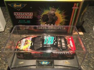 �y���������zNascar�A�_�C�J�X�g�Ő�������A1:24��1998�N��REVELL���v��܂��u�����ȕ��m�vBOBBY LABONTE#18 INTERSTNascar Diecast 1:24 Scale 1998 REVELL Small Soldier