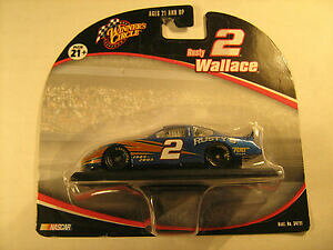 yźFXP[̎Ԃ̏҂̉~KEH[XJnzNASCAR 1:64 Scale Car Winner's Circle #2 RUSTY WALLACE 2005 700th Start [N4a]